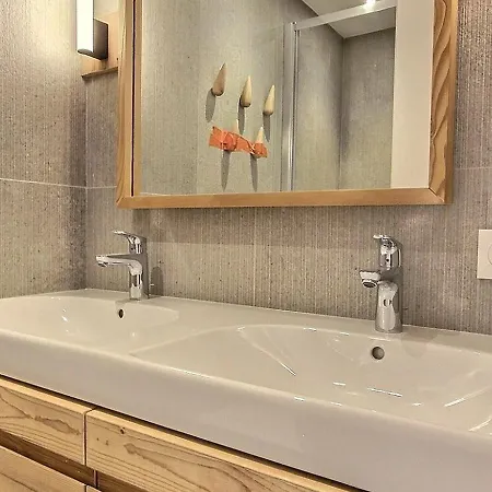 Renove Avec Balcon Et Wifi A Plagne Centre - Fr-1-455-169