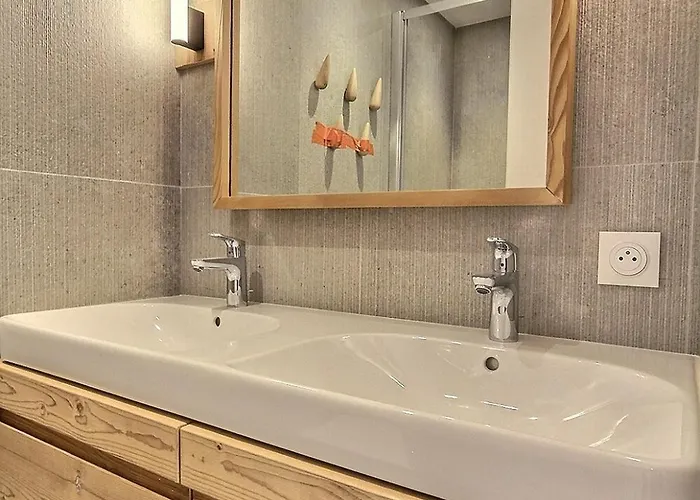 Renove Avec Balcon Et Wifi A Plagne Centre - Fr-1-455-169